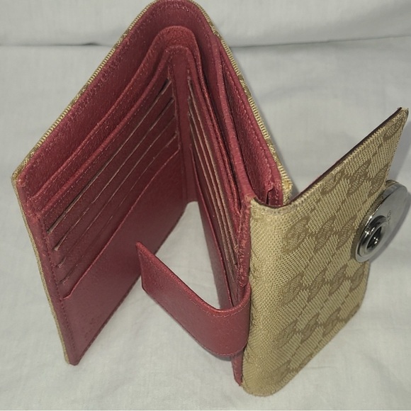 GUCCI Beige Ebony GG Supreme With Red Wallet EUC - Picture 2 of 8